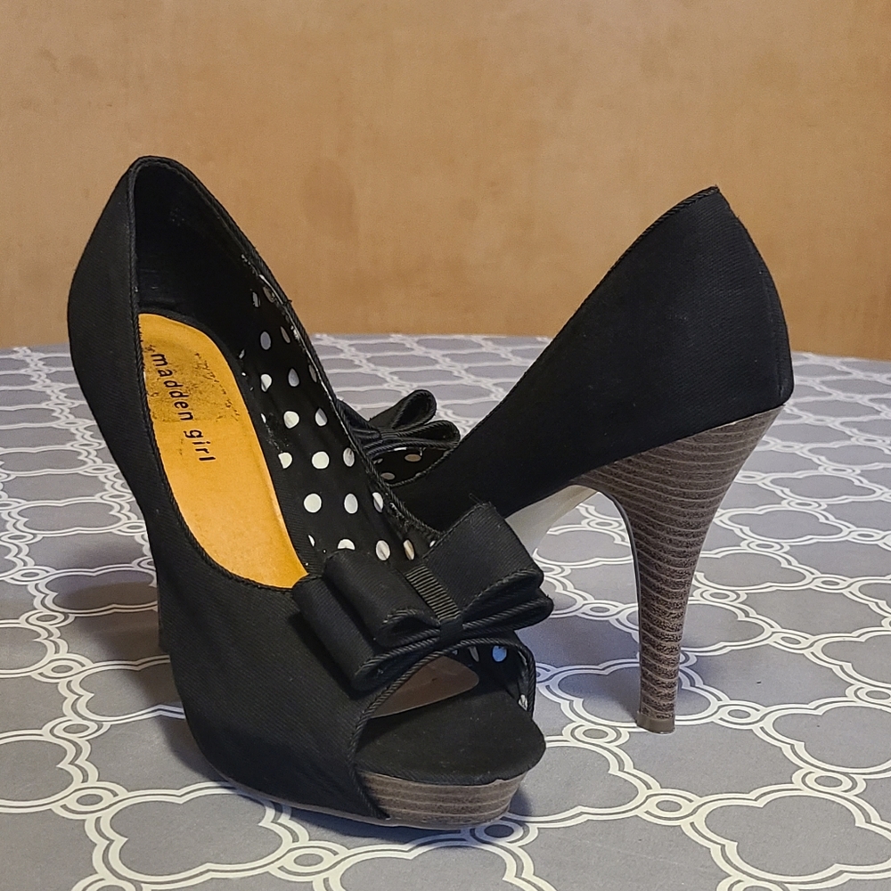 Madden Girl Luckkie Peep Toe Black Pumps Sz 10